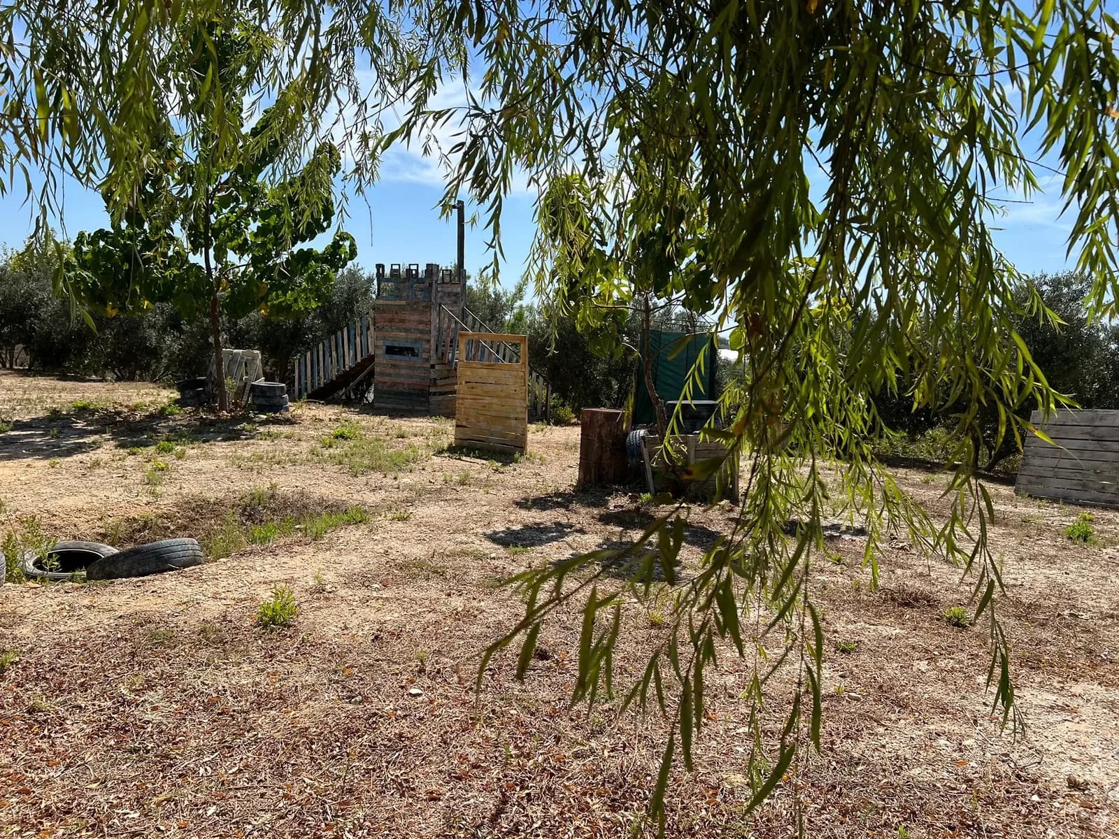Rampalı ahşap kule